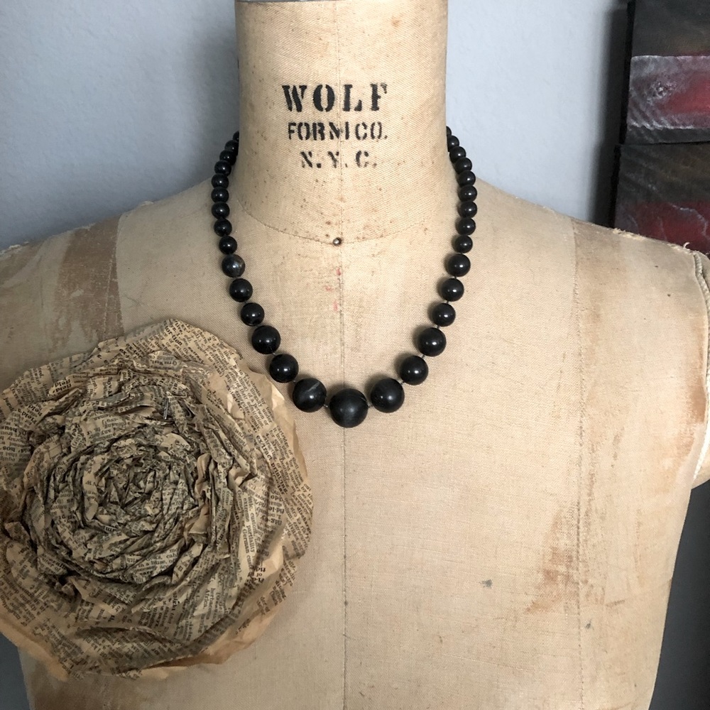 Vintage Black Beaded Necklace/jewelry/boho/rockabilly